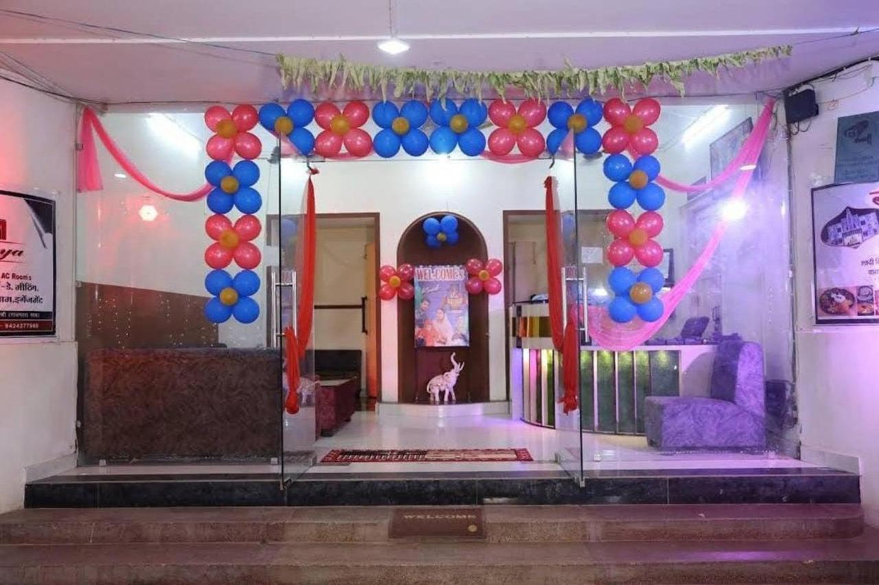 Hotel Kumkum Chhaya Panna Exterior foto